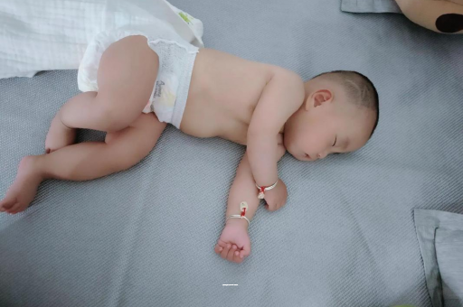 借卵生子机构宝宝大便酸臭