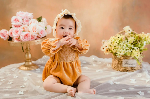 借卵生子机构宝宝多大可以戴银手镯